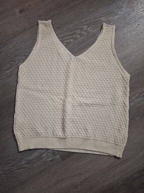 Sleeveless Knit Tank Top in Cream